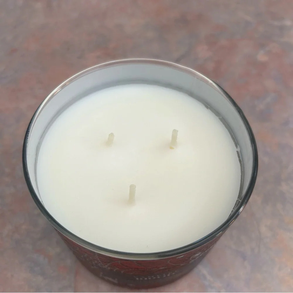 Bath & Body Works Vampire Blood 3-Wick candle - Picture 4 of 6